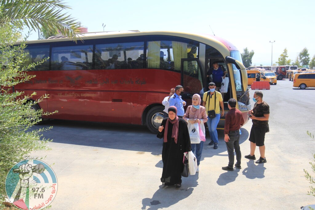 مدير شرطة معبر “الكرامة” يهيب بالمواطنين تجنب السفر باكرًا تفاديًا للإزدحام