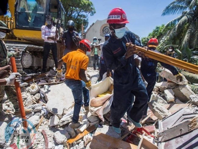 زلزال هايتي المدمر: ارتفاع حصيلة الضحايا إلى 1297 قتيلا