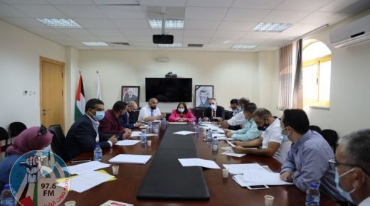 البدء بتطعيم طلبة المدارس من الصف العاشر وحتى الثاني عشر الاثنين المقبل