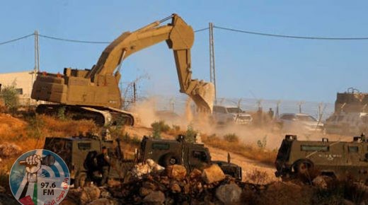 Israeli forces prepare to demolish Palestinian homes in the village of Sur Baher which sits on either side of the Israeli barrier in East Jerusalem and the Israeli-occupied West Bank July 22, 2019. REUTERS/Mussa Qawasma - RC19C0C21370