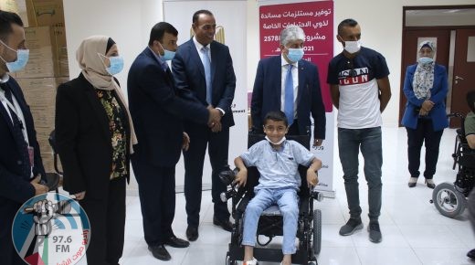 “التنمية” و”قطر الخيرية” توزعان 125 كرسيا لأشخاص من ذوي الإعاقة الحركية