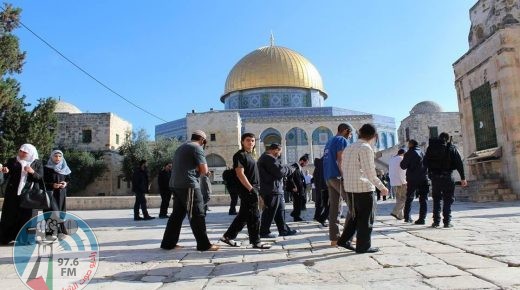 عشرات المستوطنين يقتحمون المسجد الأقصى المبارك بحماية الاحتلال