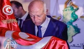 الرئيس التونسي يتهم أطرافا بالسعي إلى جلب مرتزقة من الخارج