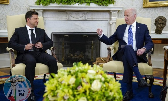 بايدن يعد بدعم أوكرانيا في مواجهة روسيا ويتهرب من مسألة الأطلسي