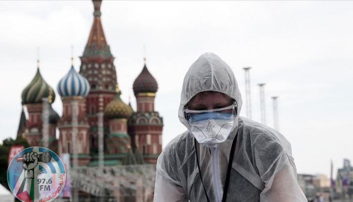 بوتين يمنح أسبوع إجازة للروس ويحثهم على التطعيم لكبح تفشي الجائحة