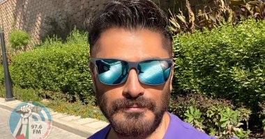 تامر حسنى يعلن قرب إطلاق أغنيته الجديدة “يا فرحة” من كلماته وألحانه