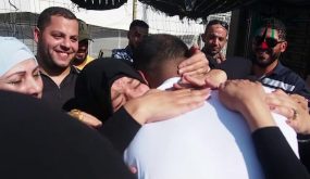 الأسير بلال بدره من مخيم الأمعري حرا بعد أن امضى 18 عاماً في سجون الاحتلال