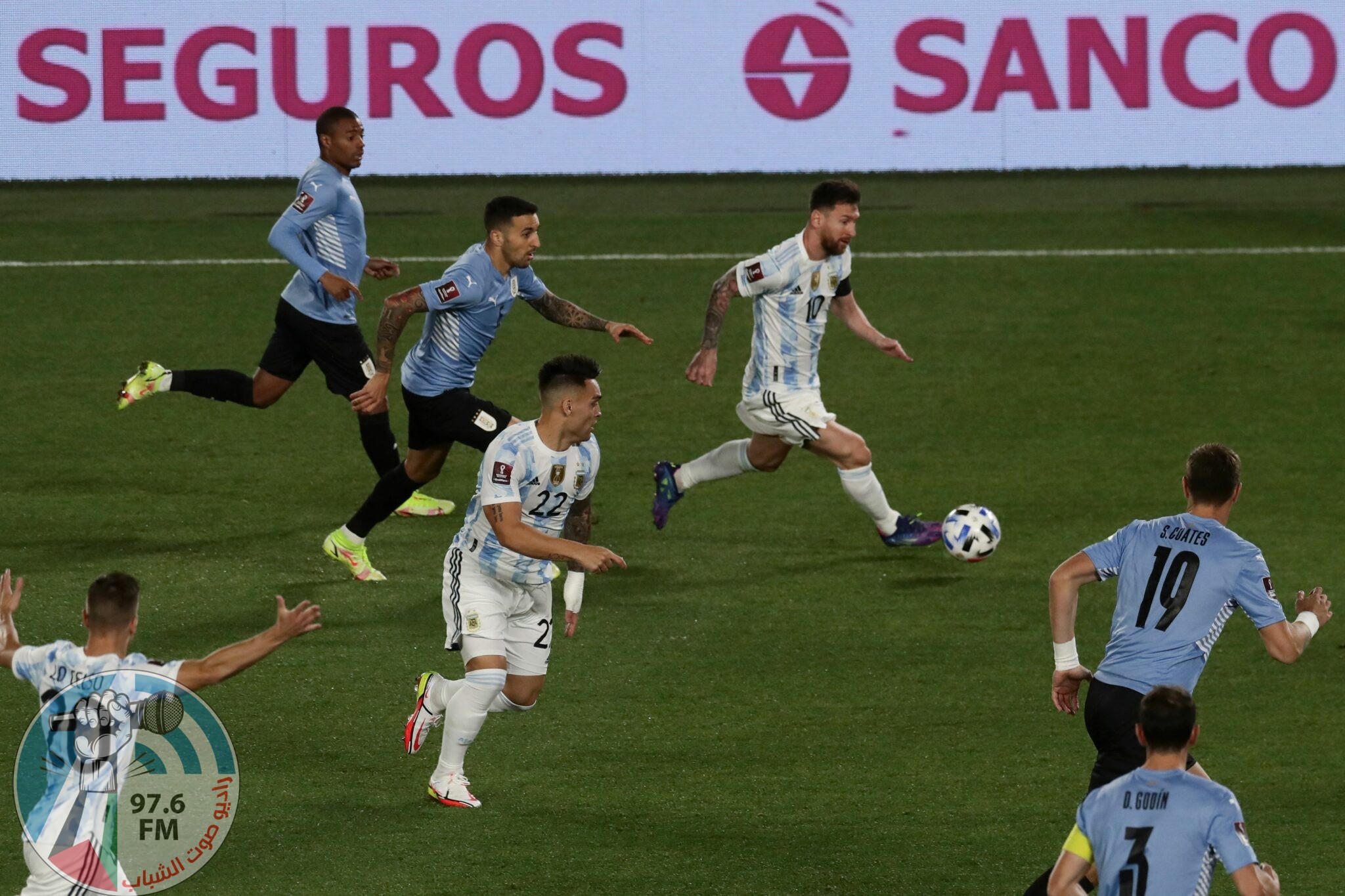 Argentina's Lionel Messi takes control of the ball during the South American qualification football match against Uruguay for the FIFA World Cup Qatar 2022 at the Monumental stadium in Buenos Aires, on October 10, 2021. (Photo by ALEJANDRO PAGNI / AFP)
