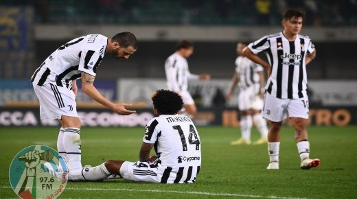 Juventus' Italian defender Leonardo Bonucci, Juventus' US midfielder Weston McKennie and Juventus' Argentine forward Paulo Dybala react at the end of the Italian Serie A football match between Hellas Verona and Juventus on October 30, 2021 at the Bentegodi stadium in Verona. (Photo by Marco BERTORELLO / AFP)