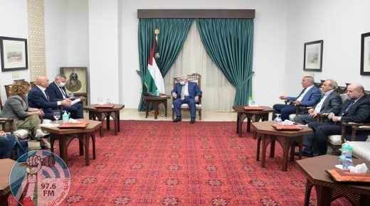 الرئيس يستقبل وزيري الصحة والتعاون الإقليمي الإسرائيليين