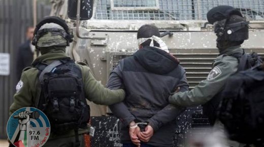 الاحتلال يعتقل شابا من طمون أثناء عمله في الأغوار