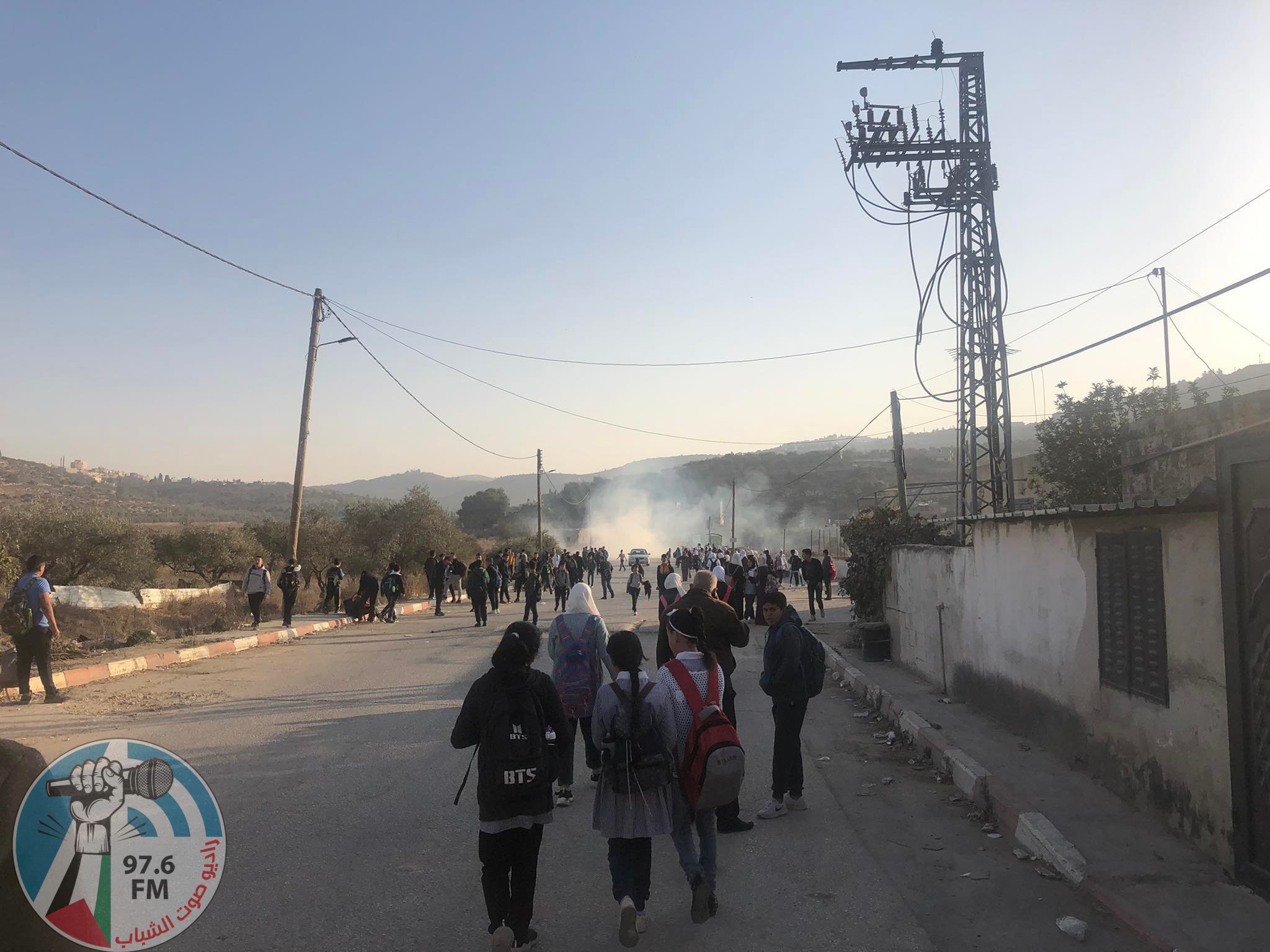 إصابات بالاختناق بعد مهاجمة الاحتلال طلبة مدارس اللبن الشرقية جنوب نابلس