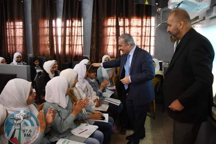 رئيس الوزراء يطلع على أوضاع مدرسة اللبن الساوية الثانويّة