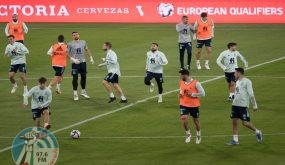 Spain's players attend a training session at La Cartuja Stadium in Seville on the eve of their FIFA World Cup Qatar 2022 qualification Group B football match against Sweden on November 13, 2021. (Photo by JORGE GUERRERO / AFP)