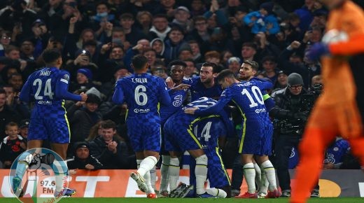 Chelsea's English defender Trevoh Chalobah celebrates with teammates after scoring the opening goal of the UEFA Champions League Group H football match between Chelsea and Juventus at Stamford Bridge in London on November 23, 2021. (Photo by Adrian DENNIS / AFP)