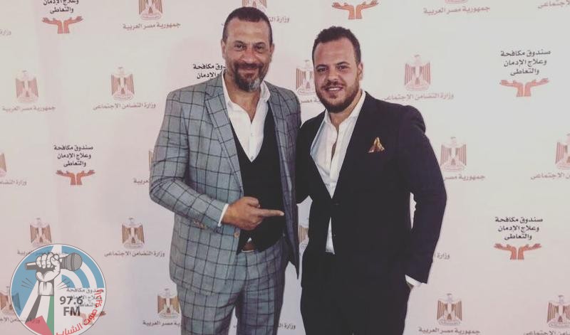 ابن ماجد المصري يظهر على كرسي متحرك ووالده يناشد الدعاء له..بالصور