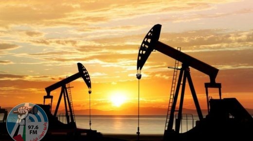 انخفاض أسعار النفط بسبب مخاوف من متحور “أوميكرون” لكورونا