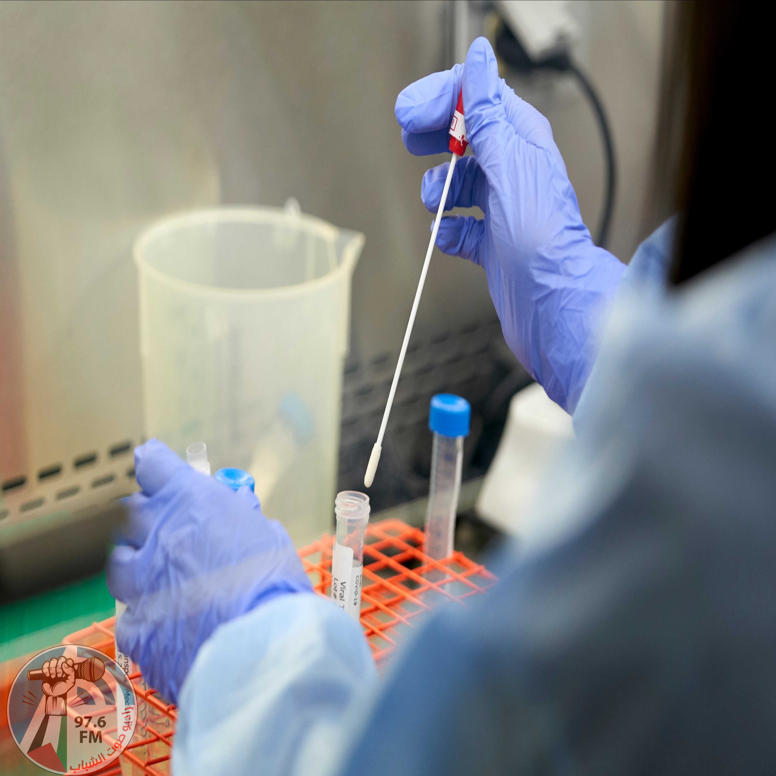 A lab at Methodist Dallas Medical Center prepares a nasal swab for coronavirus disease (COVID-19) testing in Dallas, Texas, U.S. June 24, 2020. REUTERS/Cooper Neill
