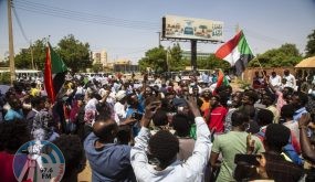 استعدادات للنزول إلى الشوارع للاحتجاج ضد العسكريين في السودان