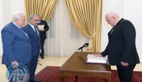 اللواء زياد هب الريح والشيخ حاتم البكري يؤديان اليمن القانونية أمام الرئيس وزيرين للداخلية والأوقاف
