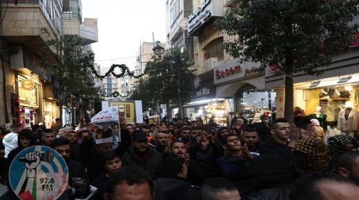 مسيرة وسط رام الله إسنادا للأسير هشام أبو هواش