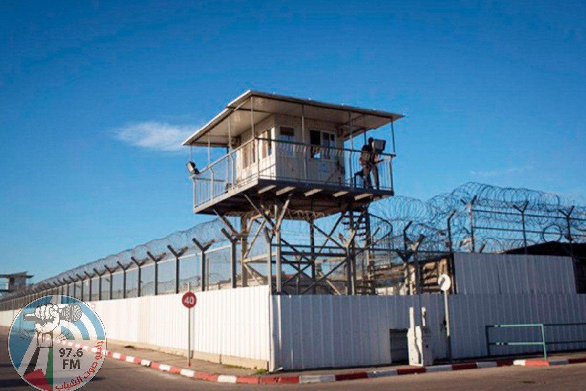 اغلاق سجن “ريمون” بالكامل بعد الاشتباه بوجود إصابات بكورونا بين السّجانين