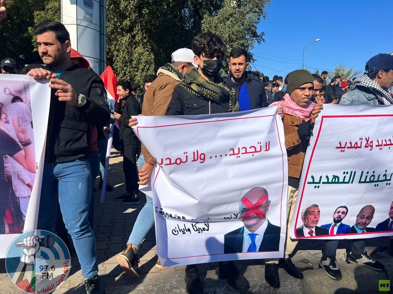 العشرات يتظاهرون في بغداد للمطالبة بمحاكمة المالكي ورفضا لتجديد الرئاسات الثلاث
