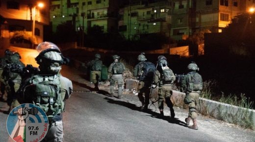 الاحتلال يعتقل خمسة مواطنين من حزما شمال شرق القدس