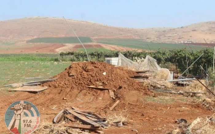 الاحتلال يهدم خزان مياه في فروش بيت دجن