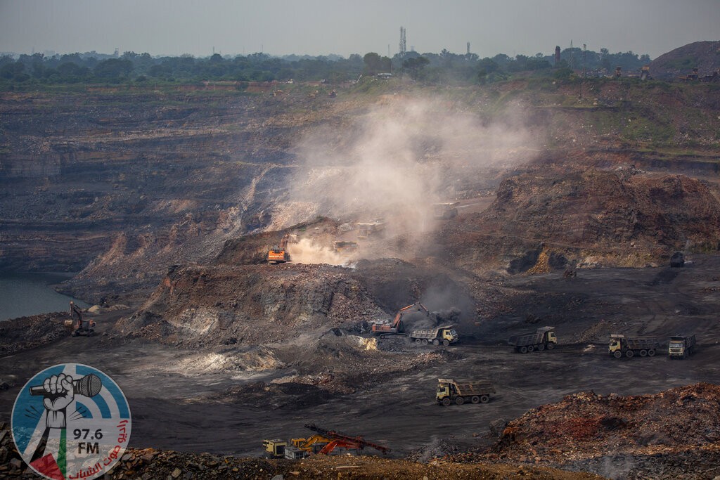 5 قتلى على الأقل بانهيار منجم فحم غير قانوني شرقي الهند