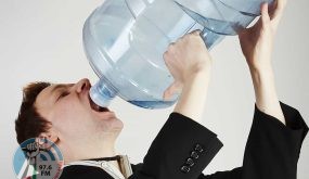 طريقة لشرب الماء قد تؤدي إلى الإصابة بحالة صحية قاتلة