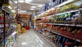 وزير الاقتصاد: جميع المواد الأساسية متوفره في الأسواق
