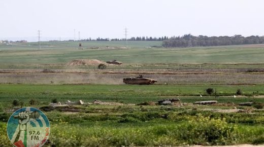 الاحتلال يصيب مزارعين بالاختناق شرق غزة