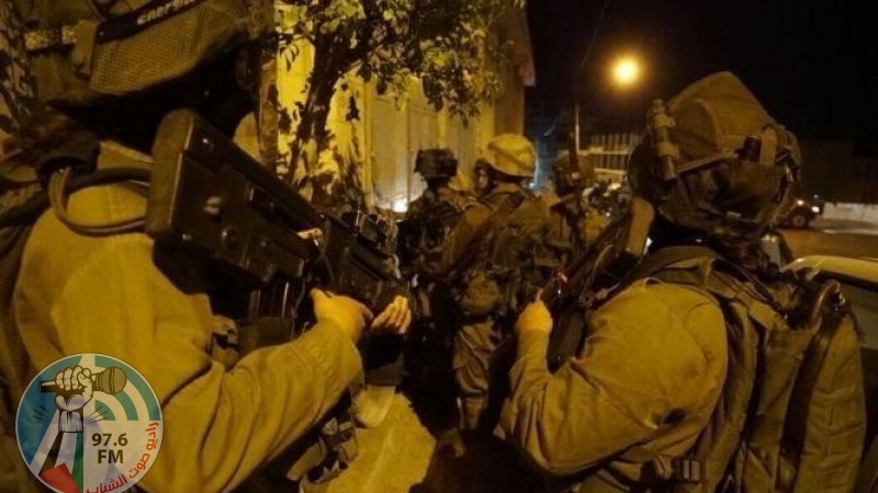الاحتلال يعتقل 23 مواطنا من الضفة