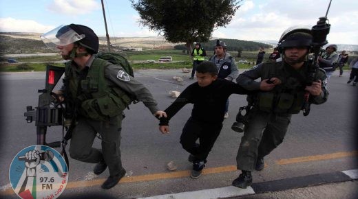 الاحتلال يعتقل ستة مواطنين بينهم طفل من الخليل