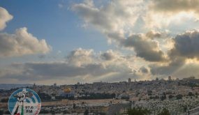 انخفاض درجات الحرارة مع بقائها أعلى من معدلها بقليل