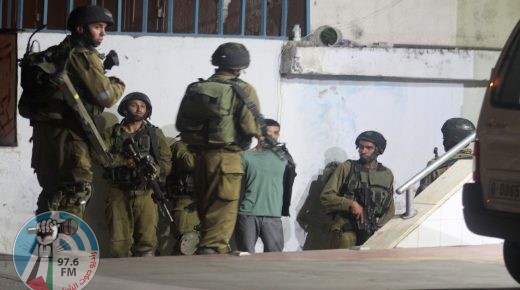 بيت لحم: الاحتلال يعتقل مواطنا ويسلم بلاغا للتحقيق لآخر