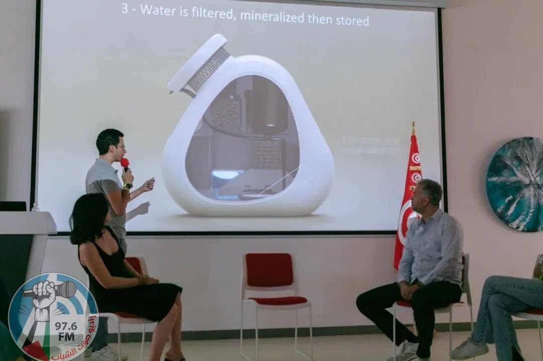 تونسيون يبتكرون آلة تحوّل الهواء إلى مياه شرب.1