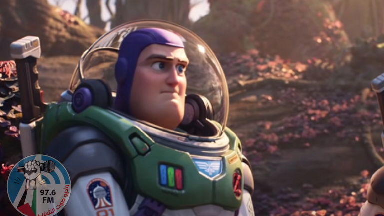 قبلة مثلية تتسبب بمنع عرض فيلم Lightyear