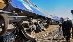 مصرع 10 أشخاص جراء خروج قطار عن سكته وسط إيران
