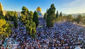 150 ألف مصلٍ يؤدون صلاة عيد الأضحى في رحاب المسجد الأقصى