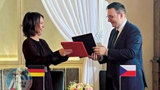 برلين تسلم كييف قاذفات صواريخ ومدافع