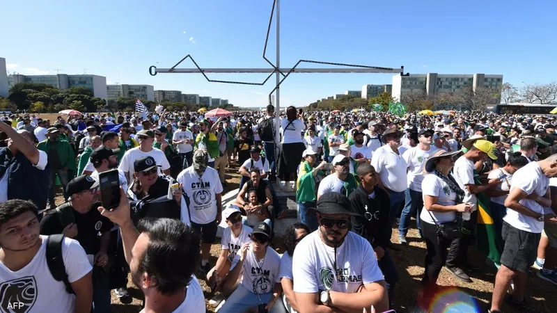 المئات يتظاهرون تأييدا لـ"حرية" حمل السلاح في البرازيل