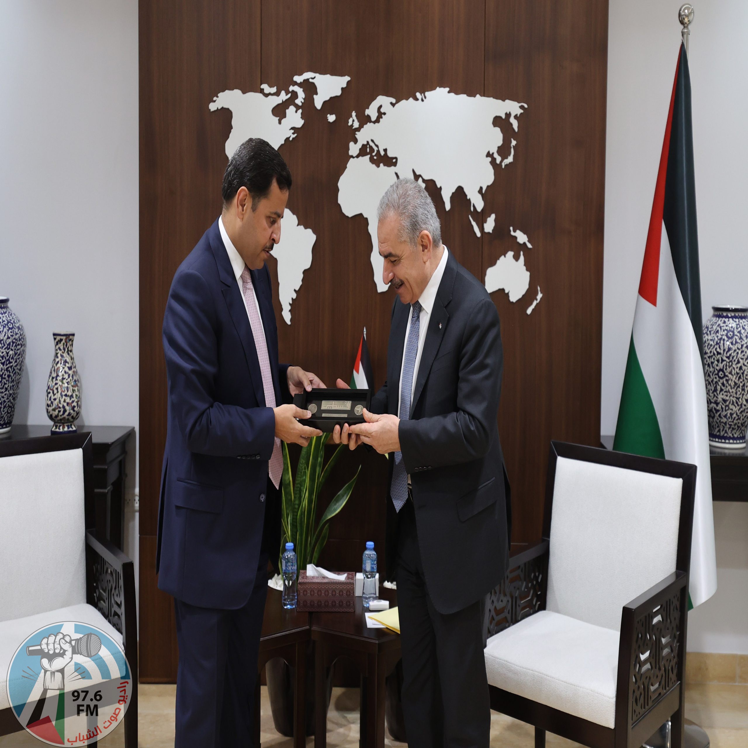 اشتية يستقبل السفير الأردني لمناسبة انتهاء مهامه الرسمية