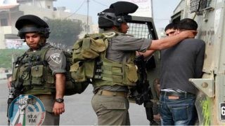 الاحتلال يعتقل سبعة مواطنين بينهم أشقاء في الخليل