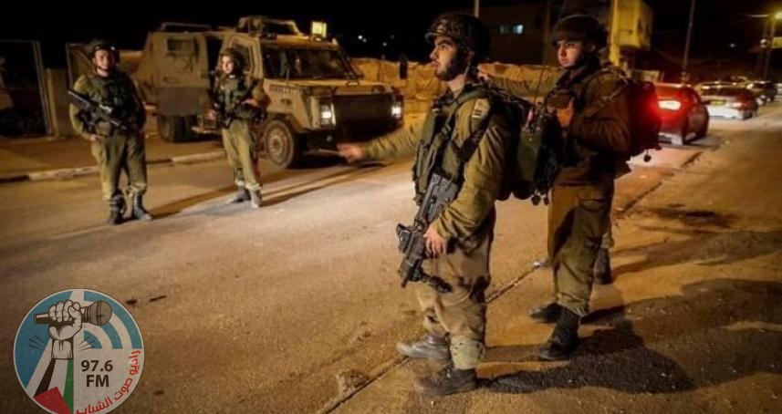الاحتلال يعتقل شابين من عين يبرود في رام الله