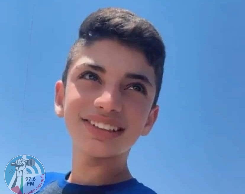 الطفل زياد محمد أبو عياش من بيت أمر يفقد عينه اليمنى برصاص الاحتلال