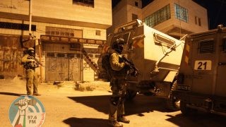 الاحتلال يعتقل خمسة مواطنين من مدينة يطا