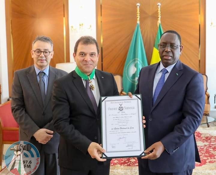 الرئيس السنغالي يقلّد السفير صفوت ابريغيث وسام الاستحقاق الوطني لمناسبة انتهاء مهامه