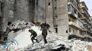 مصرع 10 أشخاص في انهيار مبنى بمدينة حلب شمال سوريا